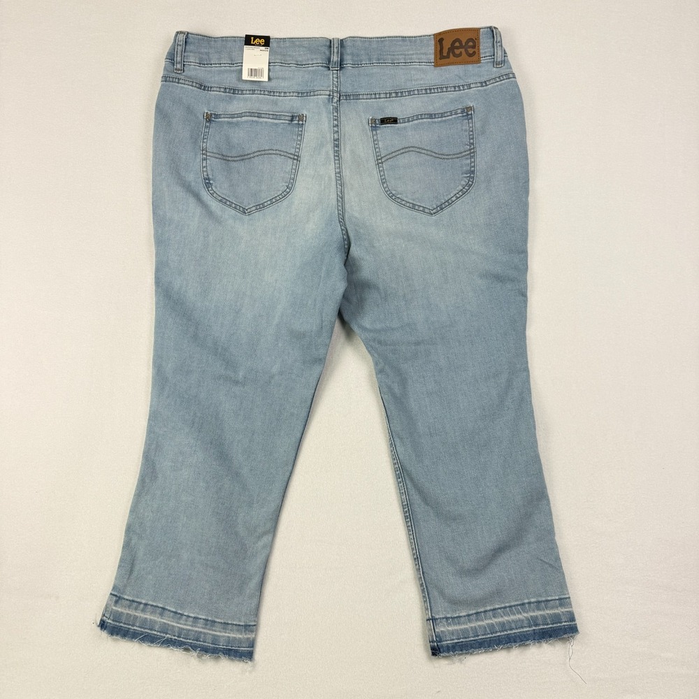 NWT Lee Womens Capri Jeans Size 20W Medium (40x22) Regular Fit Mid Rise Cropped - Picture 2 of 13